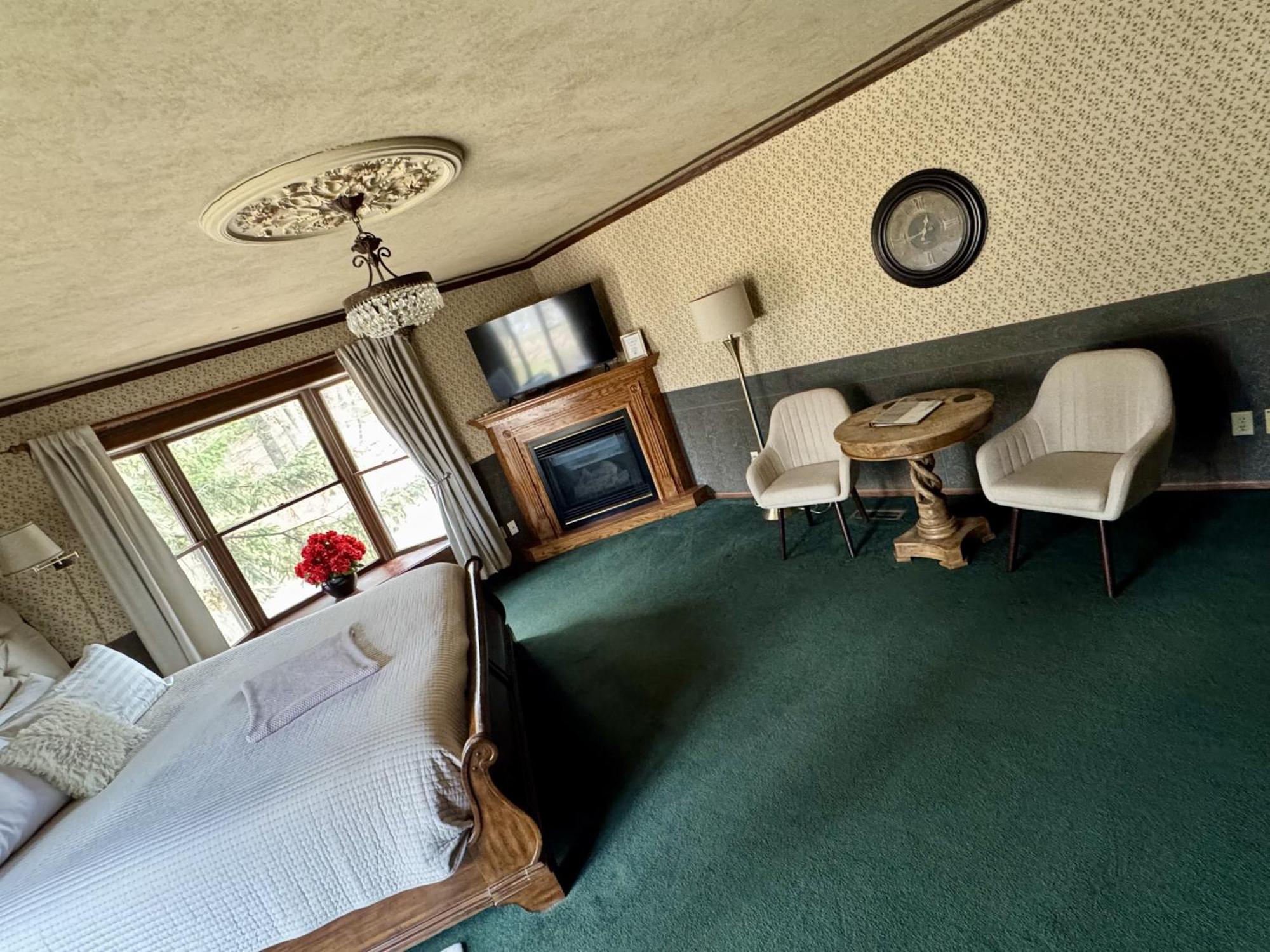Otter Creek Eau Claire Altoona Bed & Breakfast Екстериор снимка